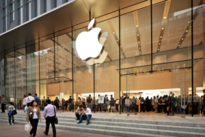 Apple Tightens Bug Reporting as AI Floods Security Teams (NASDAQ: AAPL)